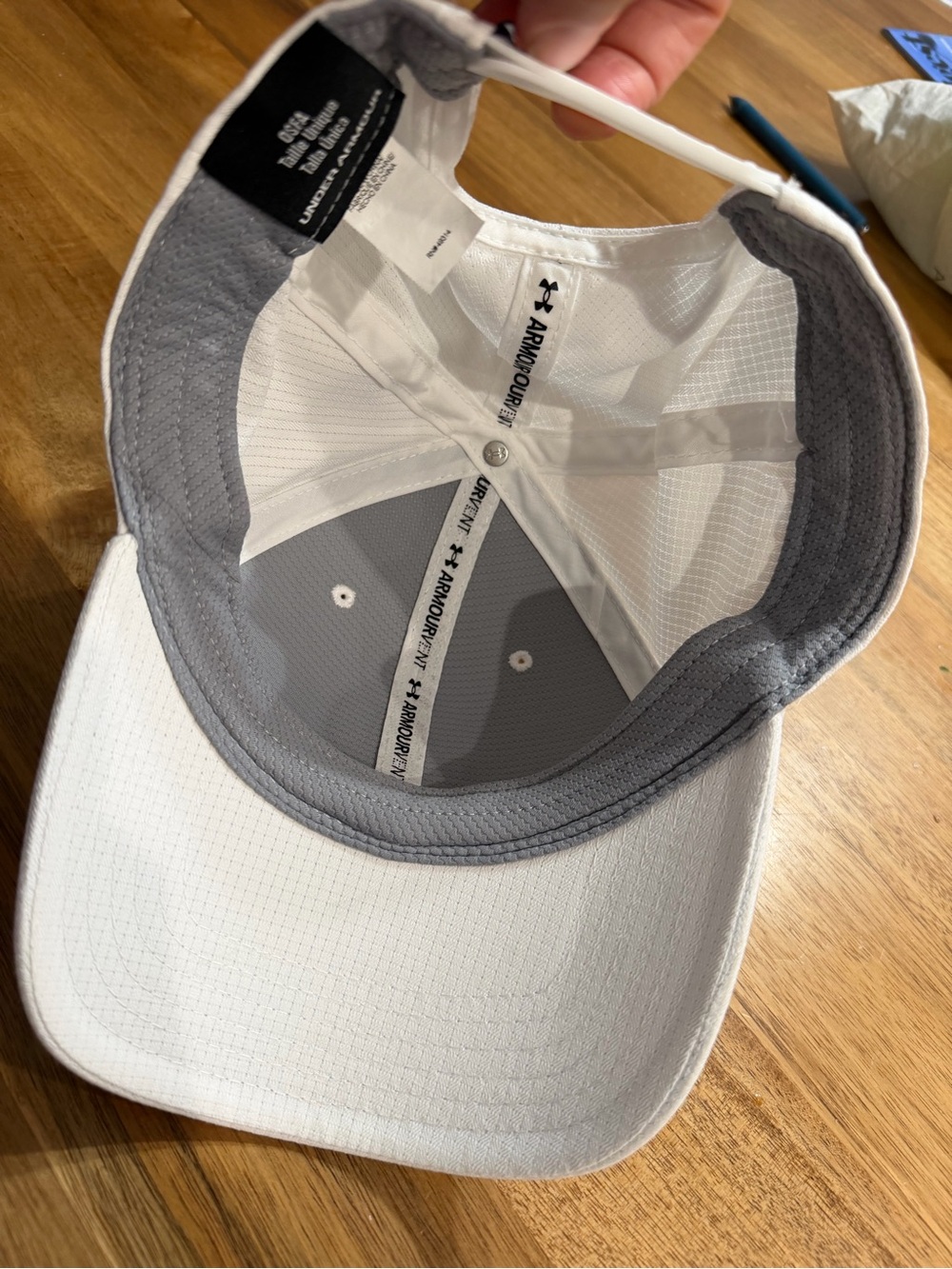 Under Armour adjustable White Cap with Navy Logo Patch - Picture 3 of 3